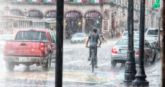 Puis-je laisser mon vélo électrique sous la pluie ?